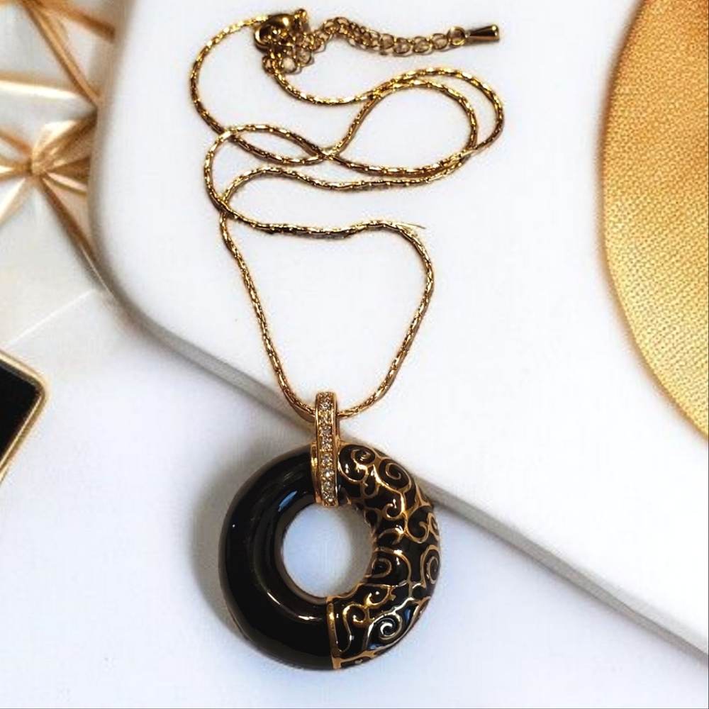 JBK Camrose Kross Vintage Enamel 14k Gold Plated Necklace
